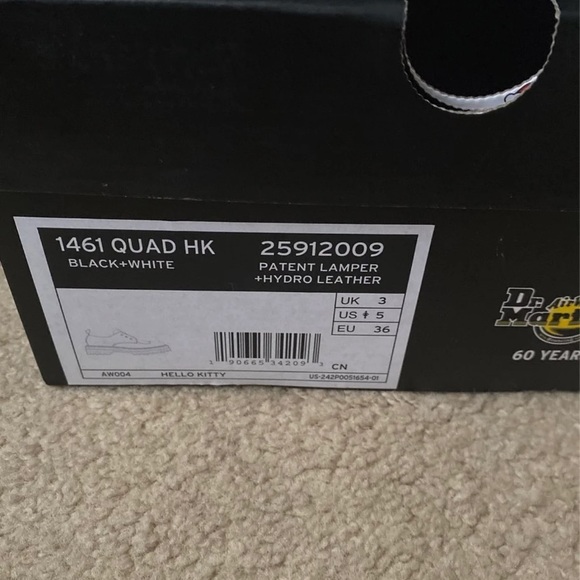 ❌SOLD❌ NWT Dr. Martens x Hello Kitty 1461 Quad - Picture 6 of 7